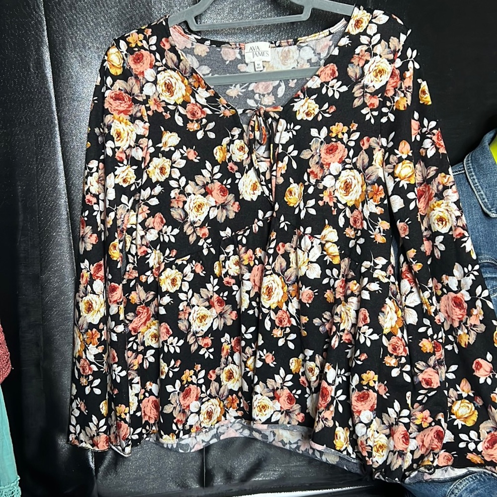 Ava James floral baby doll style sweater size M
